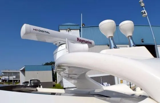 Slide: The Image of Sea Ray 540 Sundancer 2012 radar equipment with Raymarine HD Digital system. - 20