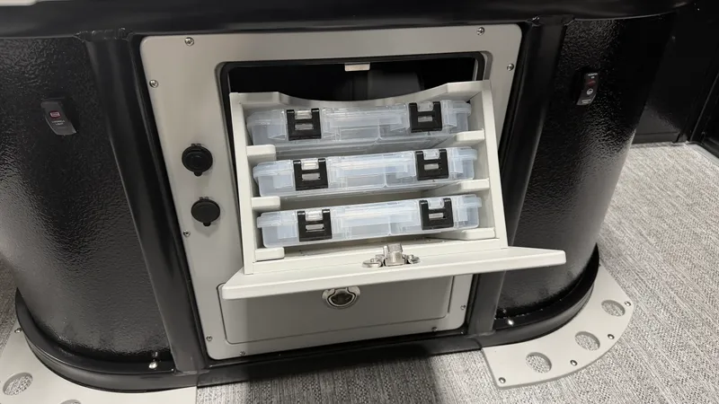 Slide: The Image of Premier 230SUNSATION ANGLER 2027 - 108