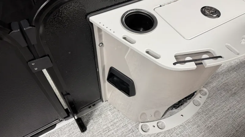 Slide: The Image of Premier 230SUNSATION ANGLER 2027 - 33
