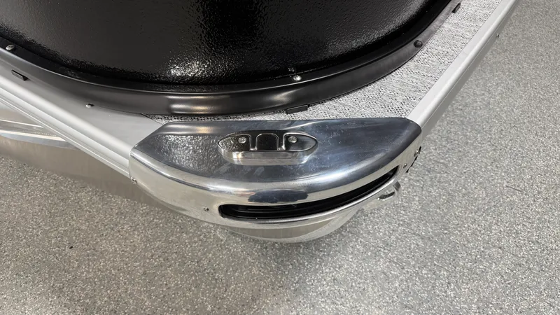 Slide: The Image of Premier 230SUNSATION ANGLER 2027 - 8