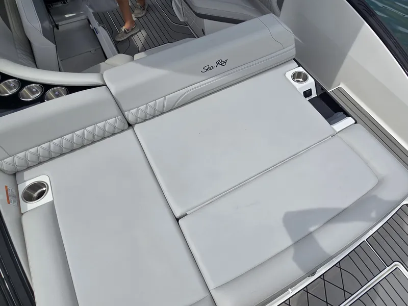 Slide: The Image of Sea Ray SLX 260 Surf 2025 - 8