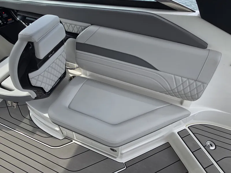 Slide: The Image of Sea Ray SLX 260 Surf 2025 - 10