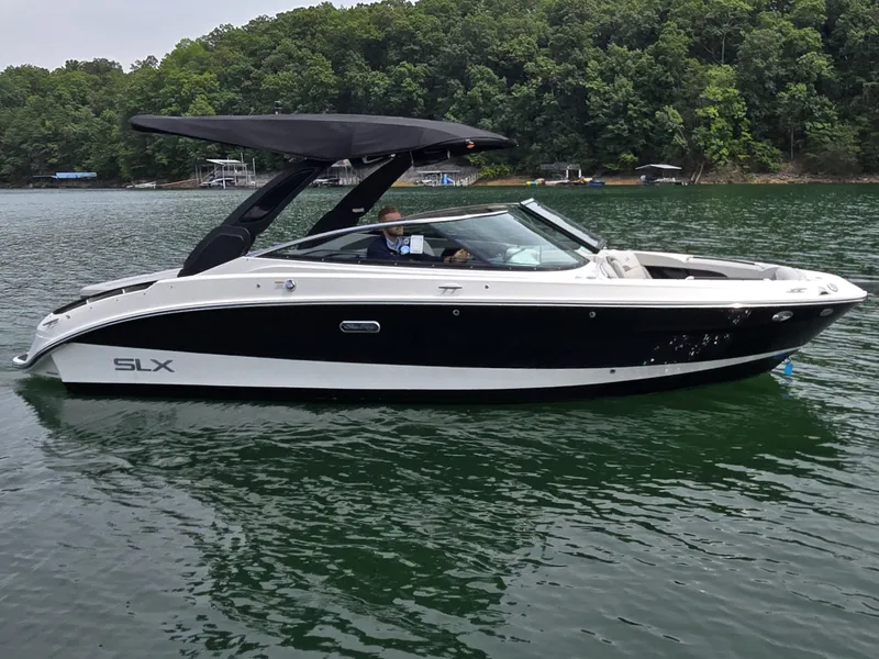 Slide: The Image of Sea Ray SLX 260 Surf 2025 - 4