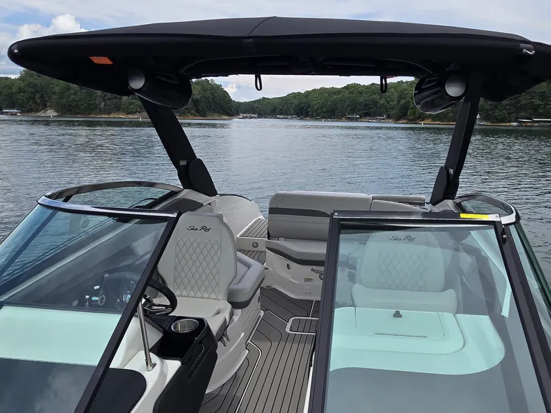 Slide: The Image of Sea Ray SLX 260 Surf 2025 - 26