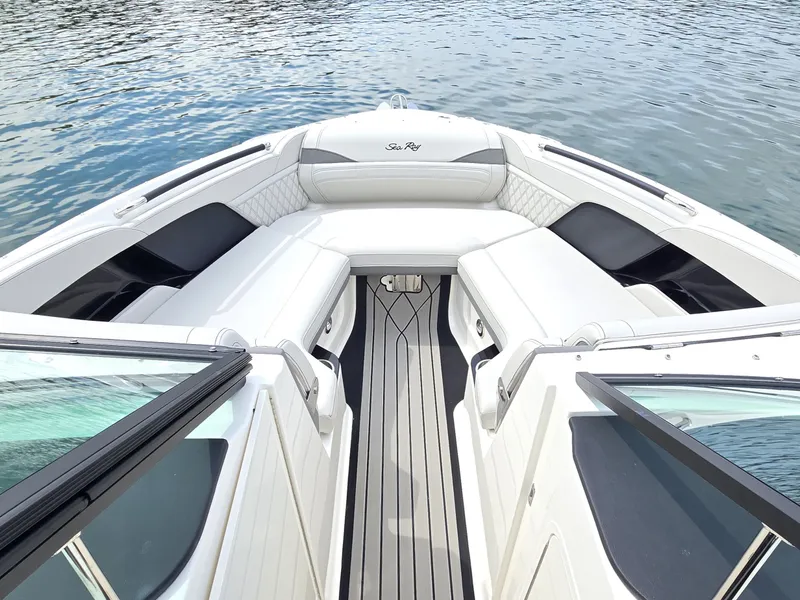 Slide: The Image of Sea Ray SLX 260 Surf 2025 - 25