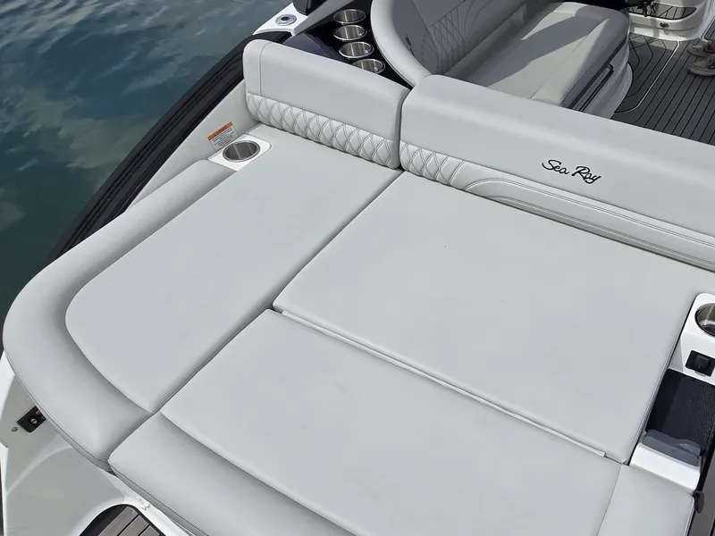 Slide: The Image of Sea Ray SLX 260 Surf 2025 - 7