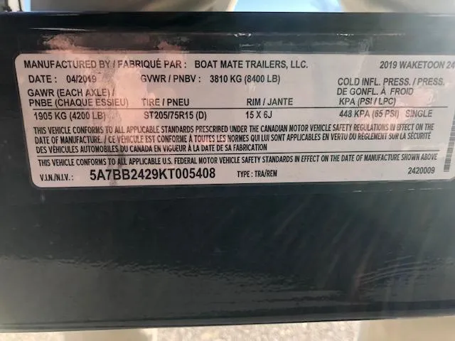 Slide: The Image of Label on Montara 25' Surf Boss 2020 trailer, detailing specifications and safety standards compliance. - 27