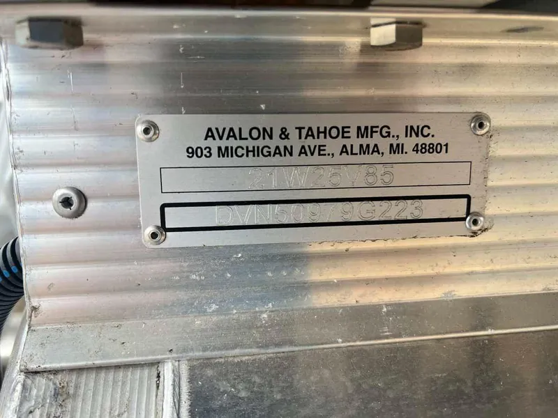 Slide: The Image of Manufacturer plate of 2023 Avalon 2185 Venture CR2, Avalon & Tahoe MFG., Inc., Alma, MI. - 15