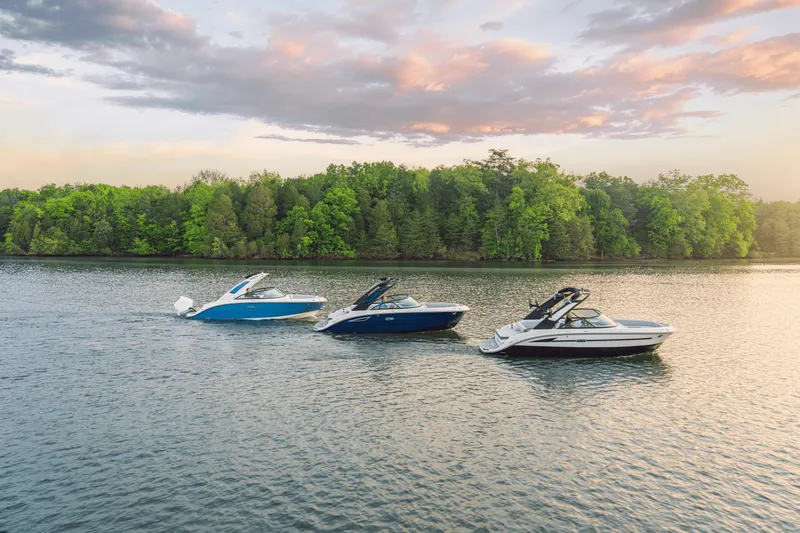 Slide: The Image of Sea Ray SDX 230 2026 - 22