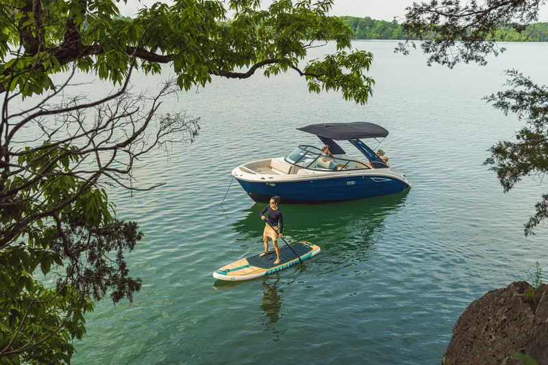 Slide: The Image of Sea Ray SDX 230 2026 - 6