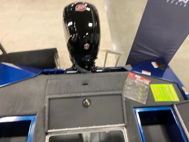 Slide: The Image of Lowe Stinger 188 Pro Series Bass 2023 - 13