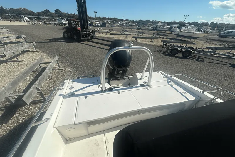 Slide: The Image of Boston Whaler 200 DAUNTLESS 2012 - 7