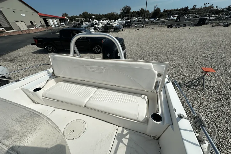 Slide: The Image of Boston Whaler 200 DAUNTLESS 2012 - 8