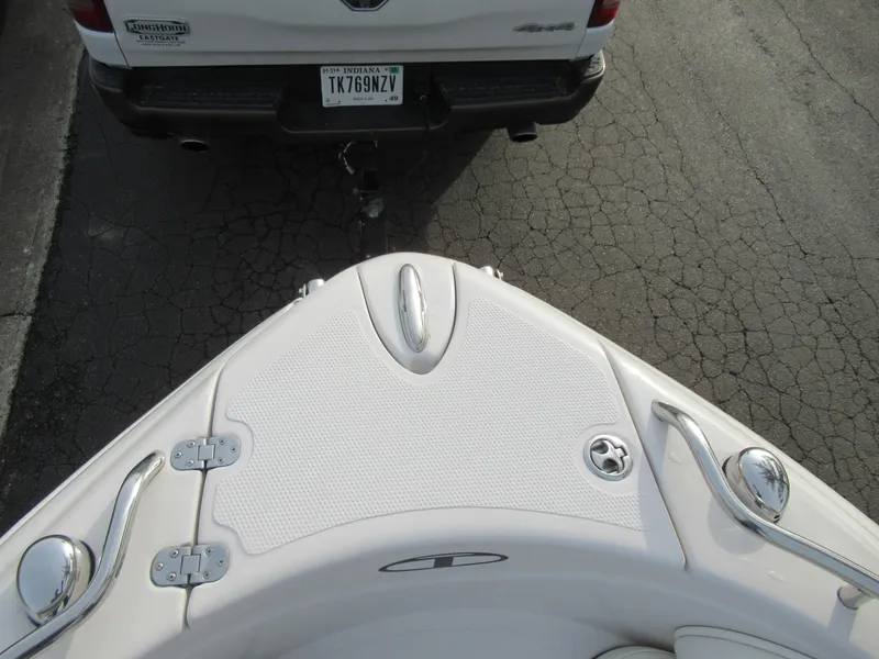 Slide: The Image of 2007 Tahoe Q8i boat bow view with trailer hitch. - 21