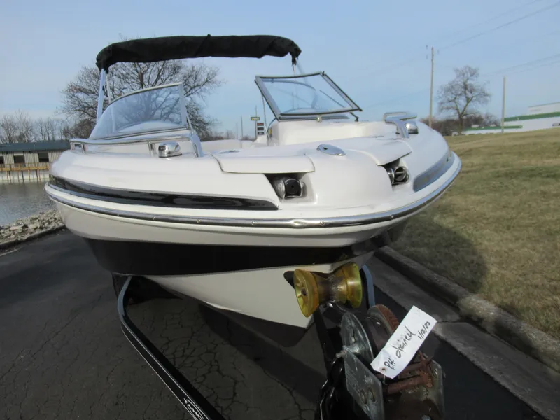 Slide: The Image of 2007 Tahoe Q8i boat on trailer, front view. - 6