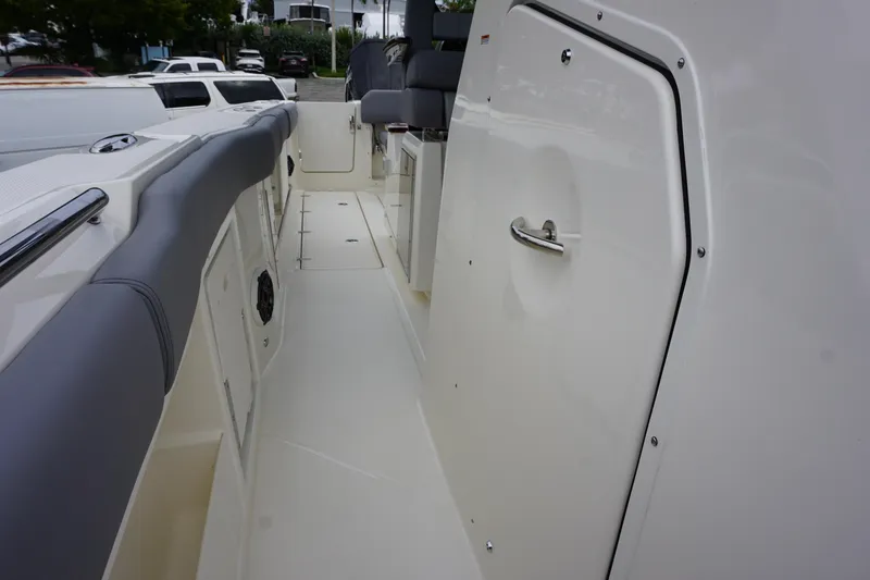Slide: The Image of Boston Whaler 360 Outrage 2024 - 51