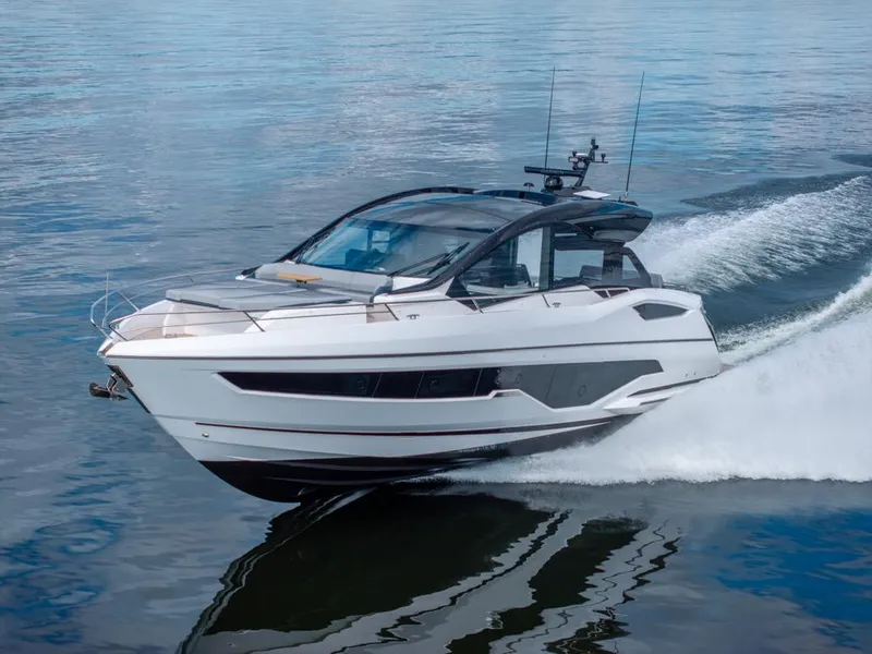 Slide: The Image of Sunseeker Predator 55 2025 - 59