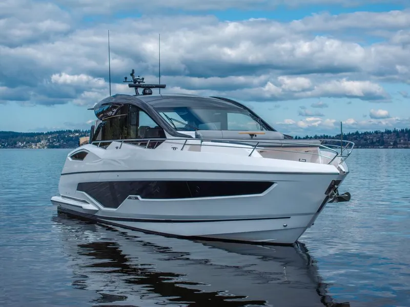Slide: The Image of Sunseeker Predator 55 2025 - 60