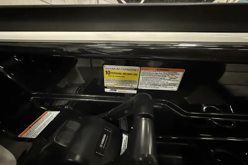 Slide: The Image of Yamaha 212 LIMITED S 2018 - 12