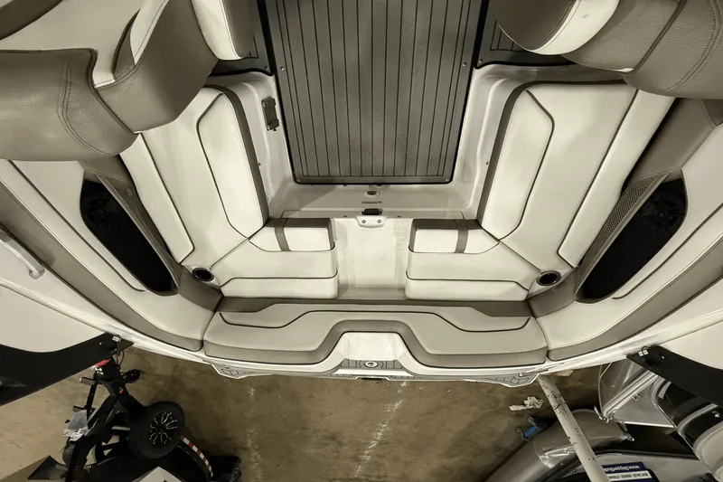 Slide: The Image of Yamaha 212 LIMITED S 2018 - 6