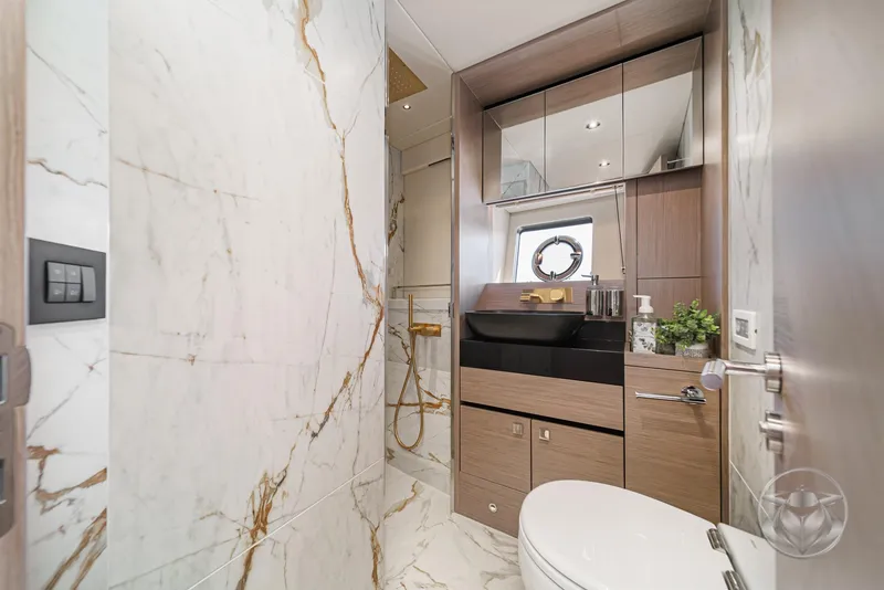 Slide: The Image of Sunseeker Manhattan 68 2025 - 52