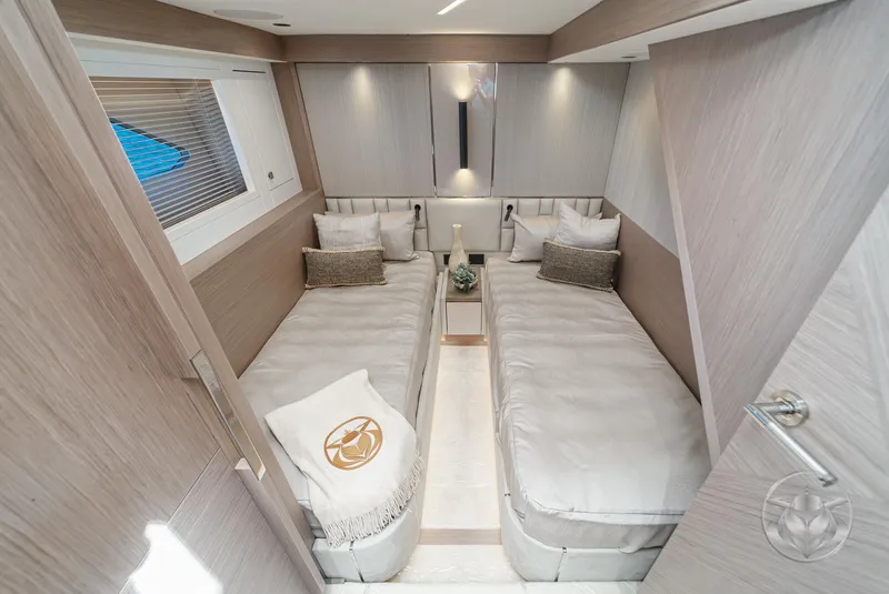 Slide: The Image of Sunseeker Manhattan 68 2025 - 53