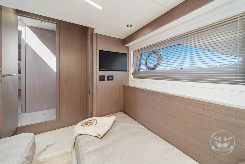 Slide: The Image of Sunseeker Manhattan 68 2025 - 54