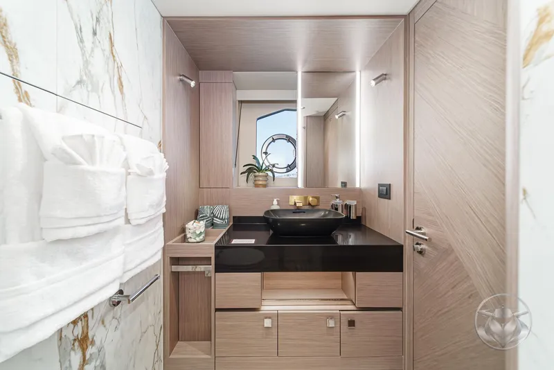 Slide: The Image of Sunseeker Manhattan 68 2025 - 62