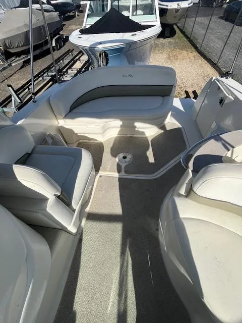 Slide: The Image of Sea Ray 260 Sundancer 2006 - 21