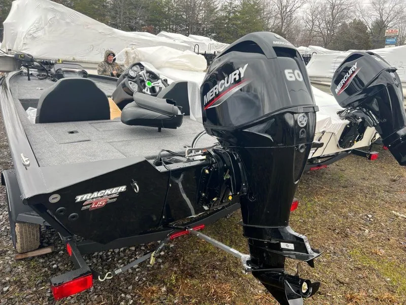Slide: The Image of 2023 Tracker Pro Team 175 TF® boat with Mercury 60 outboard motor. - 7