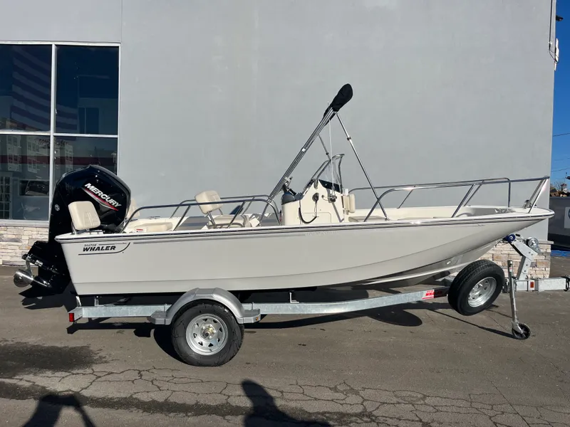 The Image of Boston Whaler 170 Montauk 2026 - 0