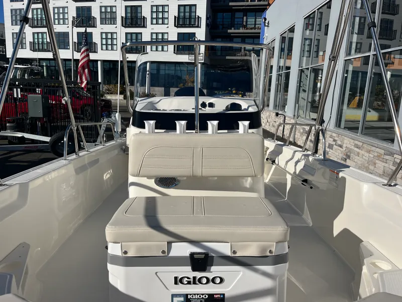 Slide: The Image of Boston Whaler 170 Montauk 2026 - 2