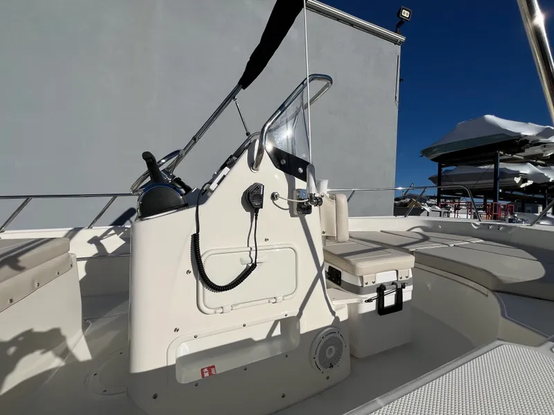Slide: The Image of Boston Whaler 170 Montauk 2026 - 4