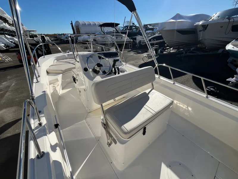 Slide: The Image of Boston Whaler 170 Montauk 2026 - 9