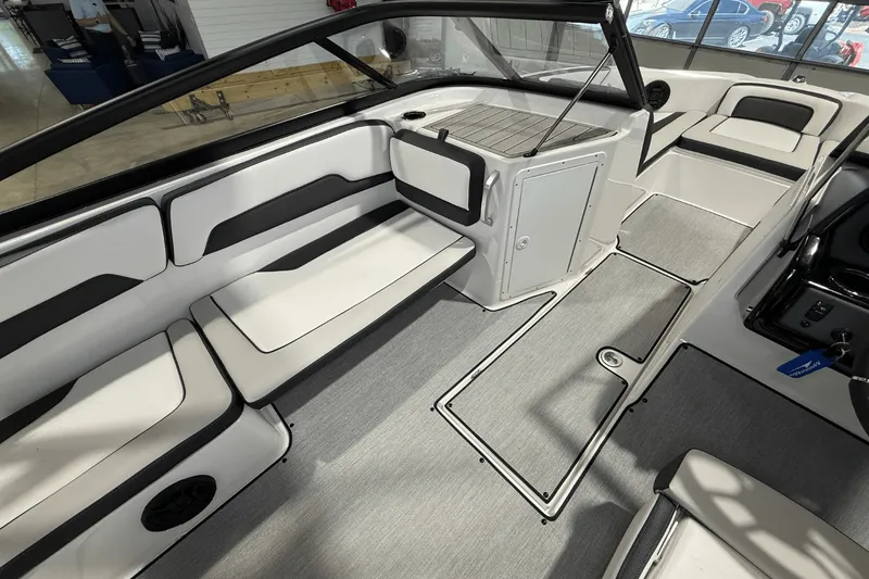 Slide: The Image of Yamaha AR195 2026 - 10