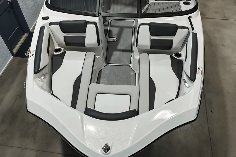 Slide: The Image of Yamaha AR195 2026 - 17