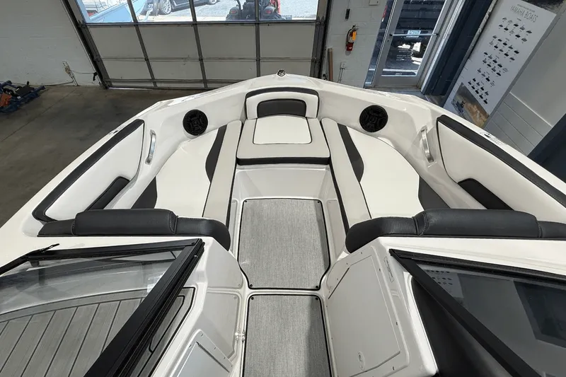 Slide: The Image of Yamaha AR195 2026 - 19