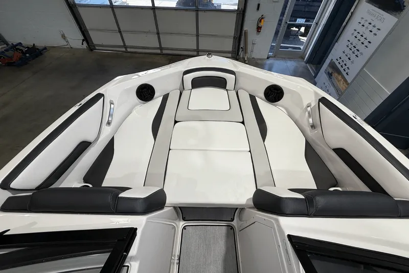 Slide: The Image of Yamaha AR195 2026 - 20