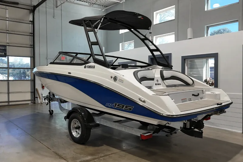 Slide: The Image of Yamaha AR195 2026 - 3