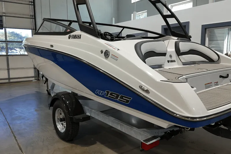 Slide: The Image of Yamaha AR195 2026 - 4