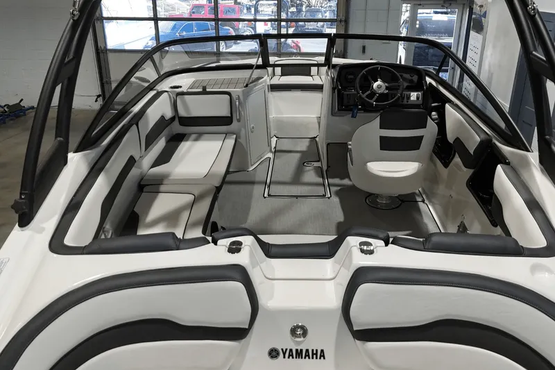 Slide: The Image of Yamaha AR195 2026 - 7