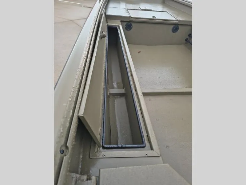 Slide: The Image of Gator-Tail 17/50 MID-DECK SAVAGE 2027 - 7