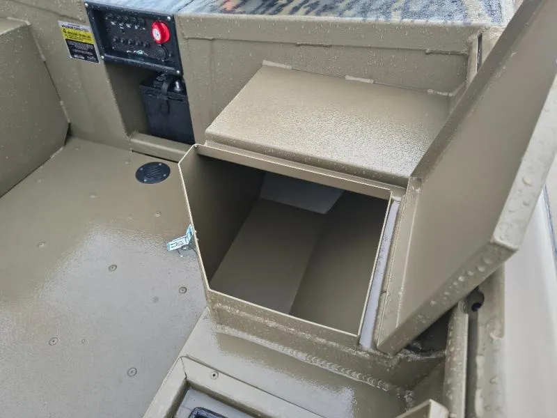 Slide: The Image of Gator-Tail 17/50 MID-DECK SAVAGE 2027 - 8