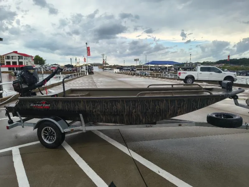 Slide: The Image of Gator-Tail 17/50 MID-DECK SAVAGE 2027 - 3