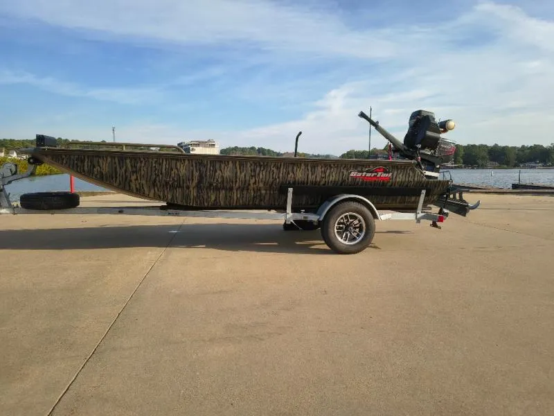 Slide: The Image of Gator-Tail Savage Mid Deck 17/50 2027 - 3