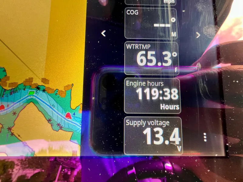 Slide: The Image of Cruisers Yachts 34 GLS South Beach Outboard 2023 - 20