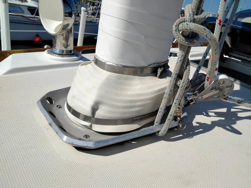 Slide: The Image of Close-up of mast base and rigging on 1989 Sabre 34 MK II sailboat. - 7