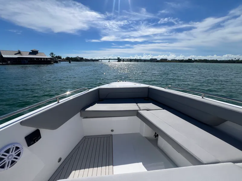 Slide: The Image of Cruisers Yachts 38 VTR 2026 - 38