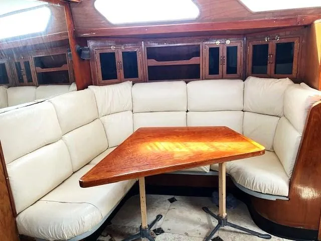 Slide: The Image of U-shaped dinette convertible to bunk - 12