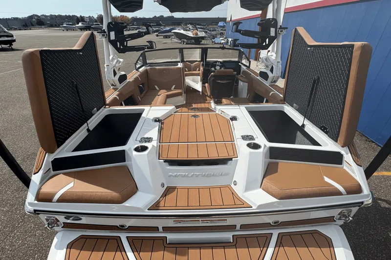 Slide: The Image of Nautique Super Air Nautique GS20 2026 - 8